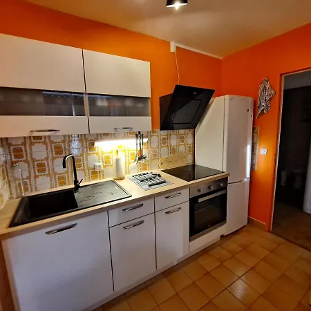 Sous Les Etoiles - Dans Gratte-ciel Avec Parking En Sus Lägenhet *