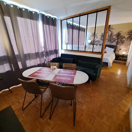 Apartament Sous Les Etoiles - Dans Gratte-ciel Avec Parking En Sus