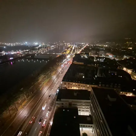Sous Les Etoiles - Dans Gratte-ciel Avec Parking En Sus Lägenhet Rouen