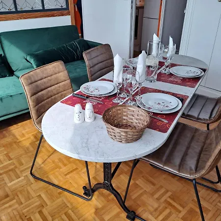 Sous Les Etoiles - Dans Gratte-ciel Avec Parking En Sus Rouen