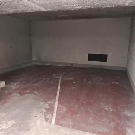 Sous Les Etoiles - Dans Gratte-ciel Avec Parking En Sus *