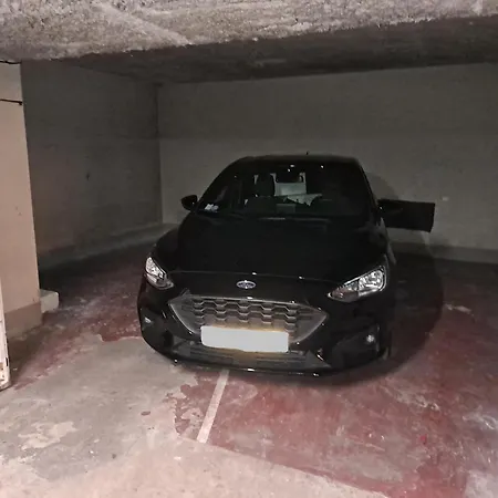 Apartment Sous Les Etoiles - Dans Gratte-ciel Avec Parking En Sus *