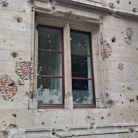Apartment Sous Les Etoiles - Dans Gratte-ciel Avec Parking En Sus