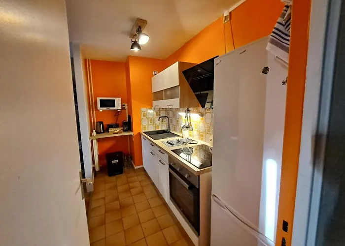 Sous Les Etoiles - Dans Gratte-ciel Avec Parking En Sus *