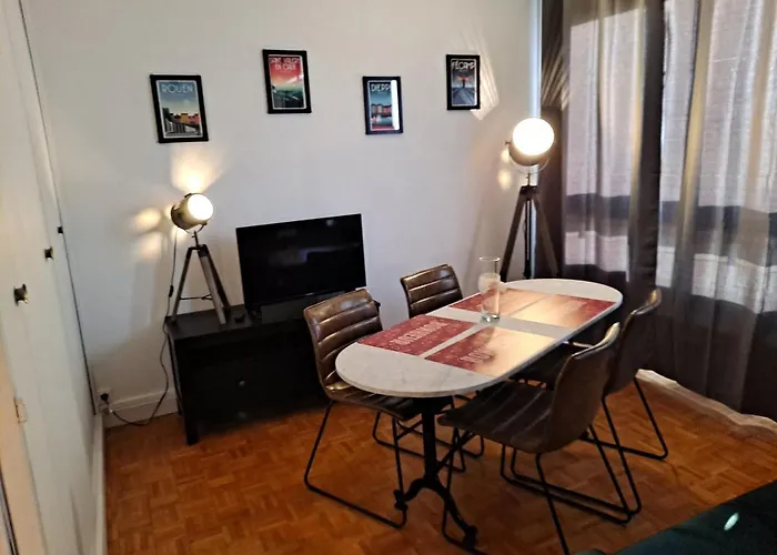 Sous Les Etoiles - Dans Gratte-ciel Avec Parking En Sus Ruan