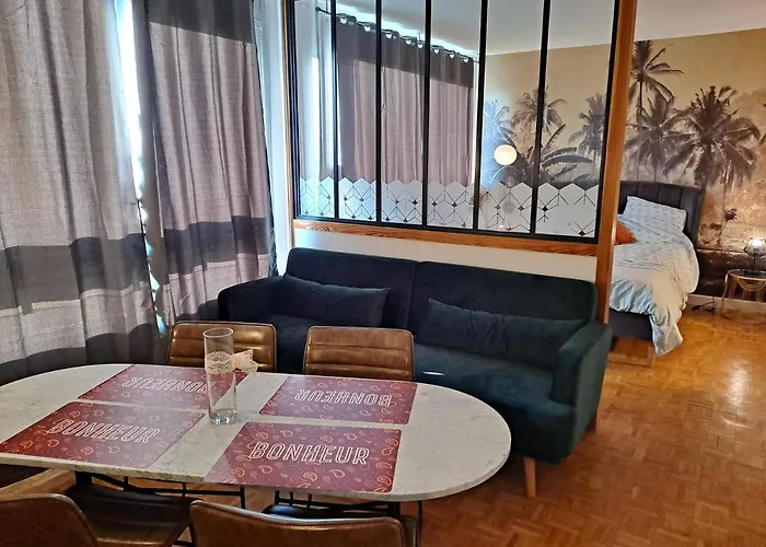 Sous Les Etoiles - Dans Gratte-ciel Avec Parking En Sus Apartment