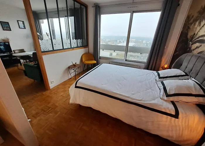 Sous Les Etoiles - Dans Gratte-ciel Avec Parking En Sus Ruan