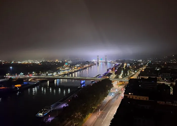 Apartment Sous Les Etoiles - Dans Gratte-ciel Avec Parking En Sus
